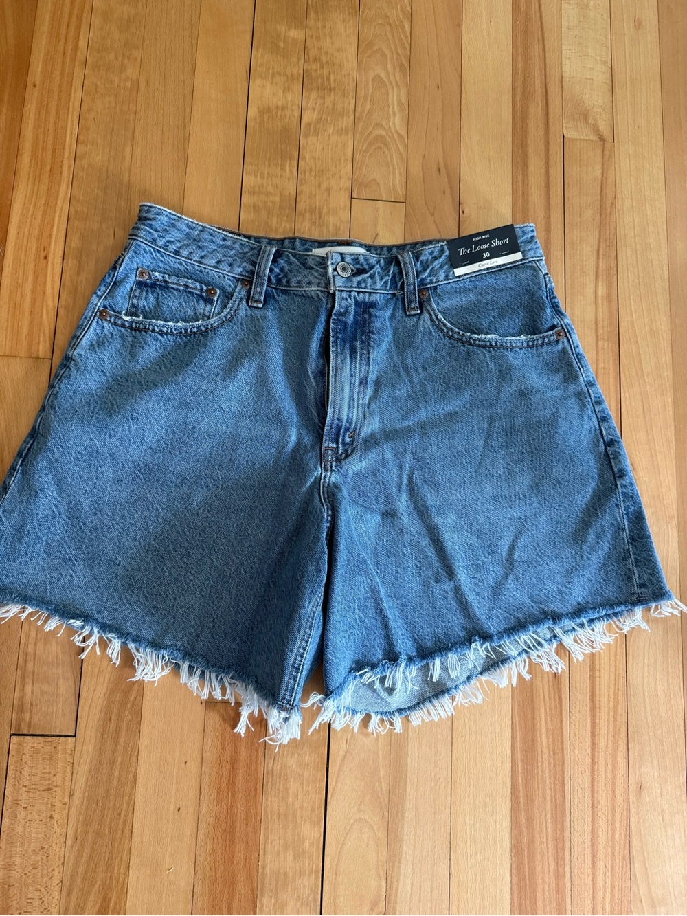 Abercrombie & Fitch “The Loose Short”